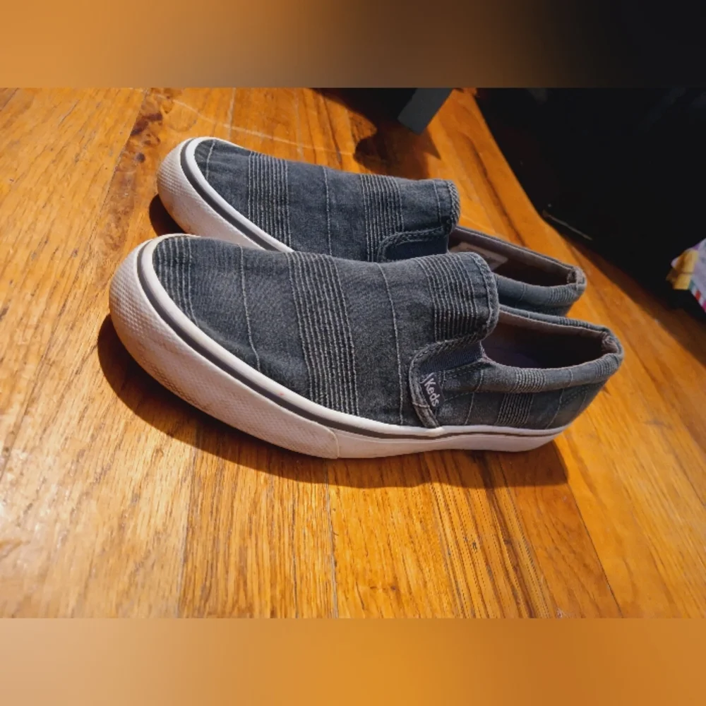 Keds - Picture 2 of 4